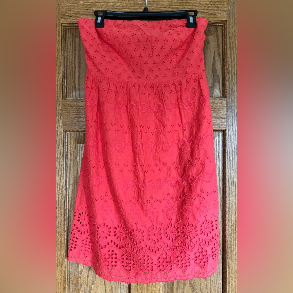 Coral Eyelet Strapless Dress, Fully Lined and Side Zip. Old Navy Size Medium
